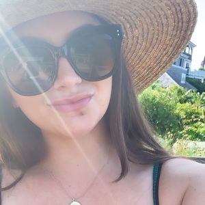 Meet your Posher, Michaela